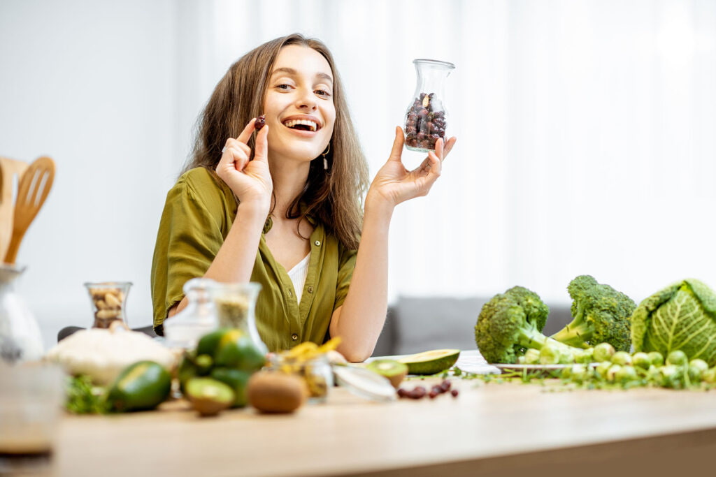 Comida-vegana-para-llevar-chica-saludable